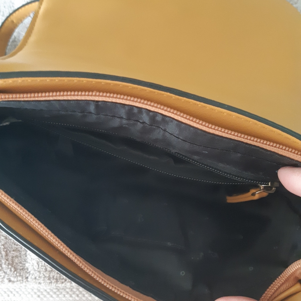 Purse - Picture 4 of 4